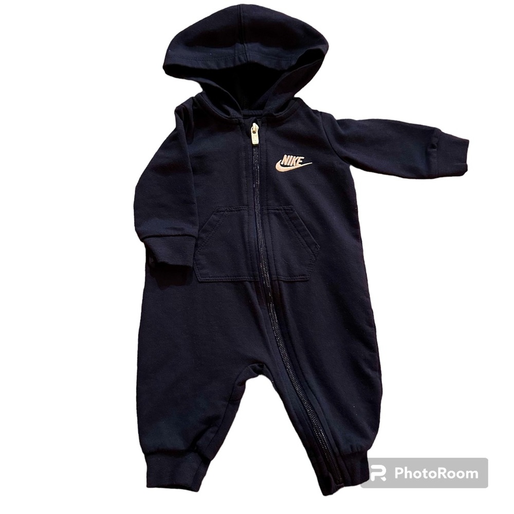 Navy Blue Nike long sleeve zip-up jumper with hood and hand pockets size 3 mo